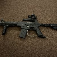 Tipman Bravo One with laser dot sight and foldable foregeip 